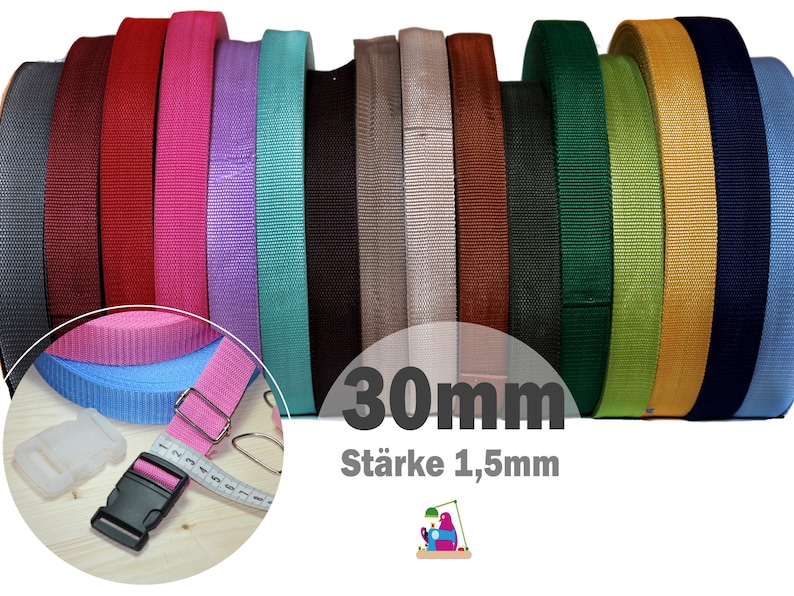Mehrere Rollen hochwertiges 30 mm Gurtband in Grün, Dunkelblau, Weiß, Rosa, Hellblau, Braun, Beige, Lila, Pink und Grau. Strapazierfähiges Gurtband für Taschen, Rucksäcke, Schultergurte, Hundeleinen, Gürtel sowie kreative Näh- und DIY-Projekte. Robustes, fein gewebtes Band für langlebige und professionelle Handarbeiten.