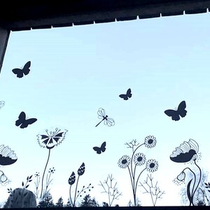Plotterdatei 
 Blumen Frühling Schmetterling Libelle Sofortdownload svg png jpg dxf Clipart Vektorgrafik