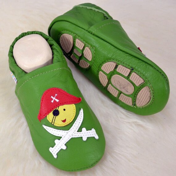 Liya's Babyschuhe Lederpuschen Mit Gummisohle - Dunkelblau Mit Schnecken-Muster