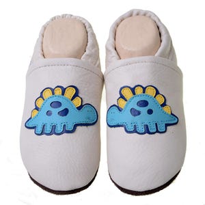 Liya&#39;s leather slippers, crawling shoes, slippers - #575 Stegosaurus in beige