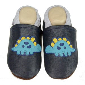 Liya&#39;s leather slippers, crawling shoes, slippers - #575 Stegosaurus in navy blue