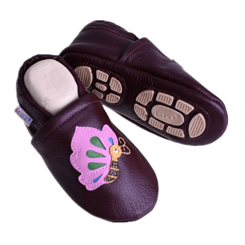 Liya's Hauschuhe mit Gummisohle 661 Schmetterling in weinrot Bild 1