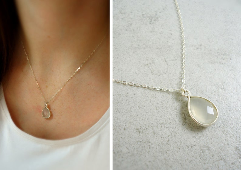 Silver necklace with grey-brown Chalcedontropfen
