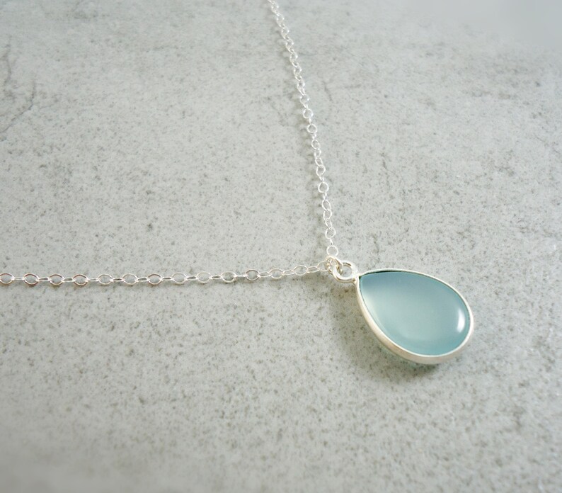 Silver necklace with Smooth aqua Chalcedontropfen