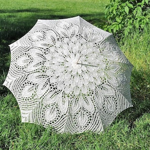 Parasol cream strolling umbrella victorian bride hand knitted lace wedding umbrella UNIKAT vintage image 1