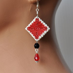 Ohrring *diamonds Spielkarte EINZELOHRRING Karo silber Glasperlen schwarz rot Ohrhänger Miyukiperlen versilbert Quadrat Echtsilber-Haken