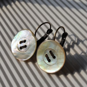 Earrings *button steampunk mother of pearl MoP earrings bronze hinged earrings vintage buttons