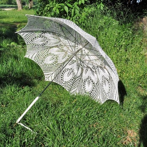 Parasol cream strolling umbrella victorian bride hand knitted lace wedding umbrella UNIKAT vintage image 3
