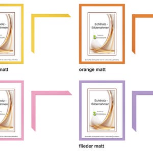 Pu&ograve; includere: Quattro cornici per foto in oro, arancione, rosa e lilla, ciascuna con un passe-partout bianco e un'immagine stampata. Le cornici sono etichettate con testo tedesco. Ogni cornice ha un angolo abbinato.