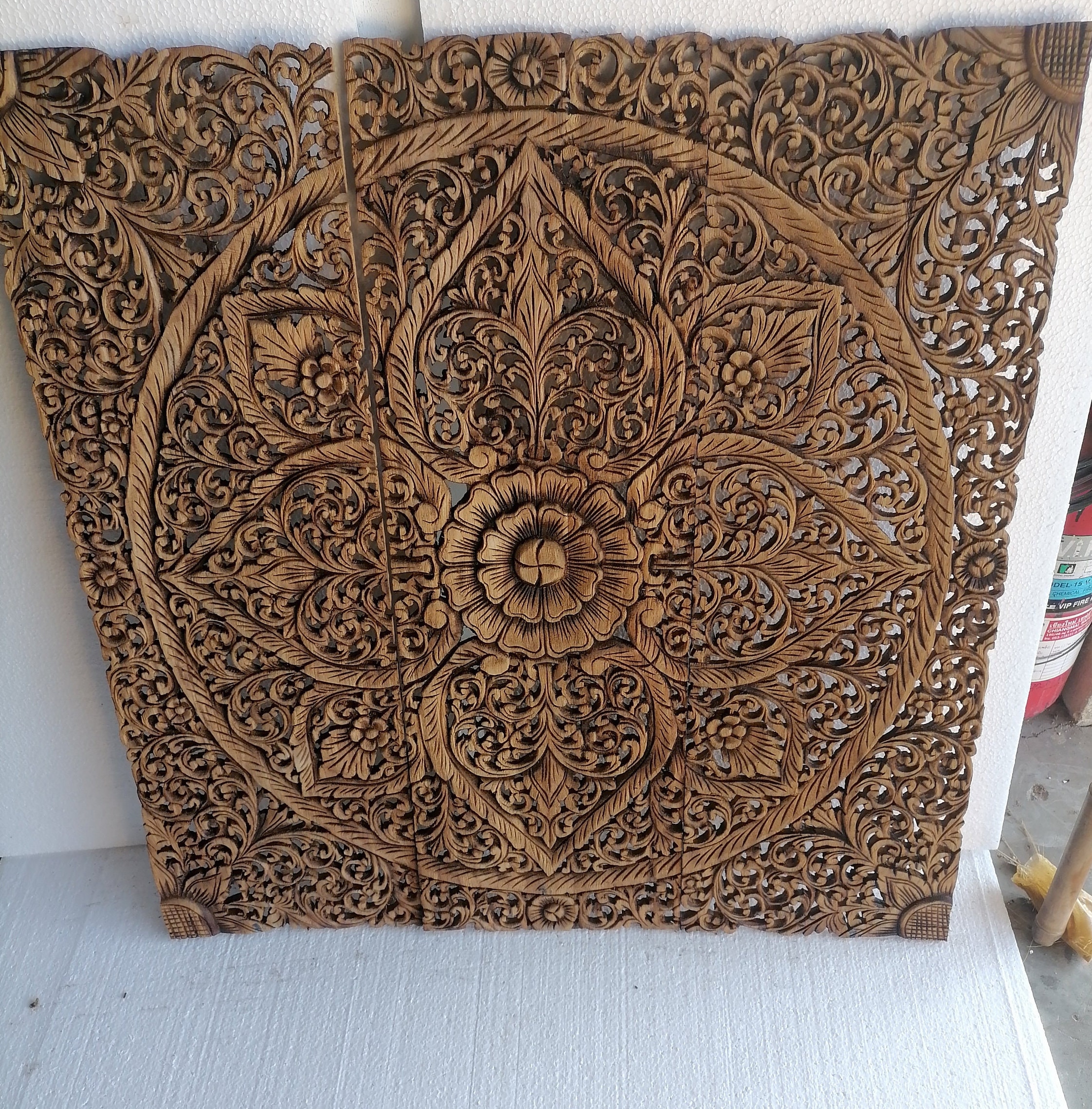 ナチュラルカラー マンダラ 木彫りパネル 90 x 90 cm ロータス 木製