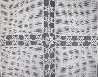 Nappe de Noël, nappe aux motifs de Noël, crochetée, en blanc. Plus de photos à suivre, malheureusement etsy ne fonctionne pas pour le moment