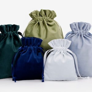 Pack of 2 high-quality velvet bags, fabric bags for gifts in sizes image 4