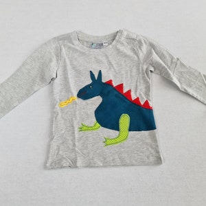 Long sleeve shirt boys size. 98.104 * Dragon