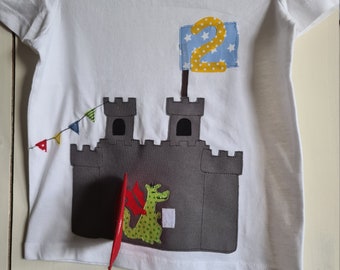 PRIPI*Camiseta de cumpleaños castillo de caballero con dragón - con nombre y número si lo desea