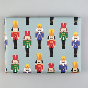 Carta da regalo, foglio, 50 x 70 cm, Natale, Schiaccianoci // Foglio di carta da regalo - Walter Schiaccianoci