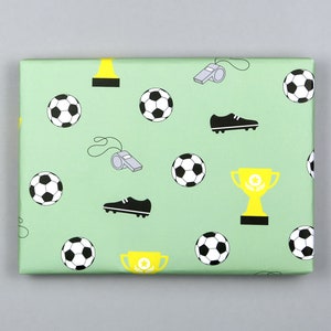 Carta da regalo, foglio, 50 x 70 cm, calcio, calcio, calcio, palla, tazza, fischietto, bambino // Foglio di carta da regalo Kylian