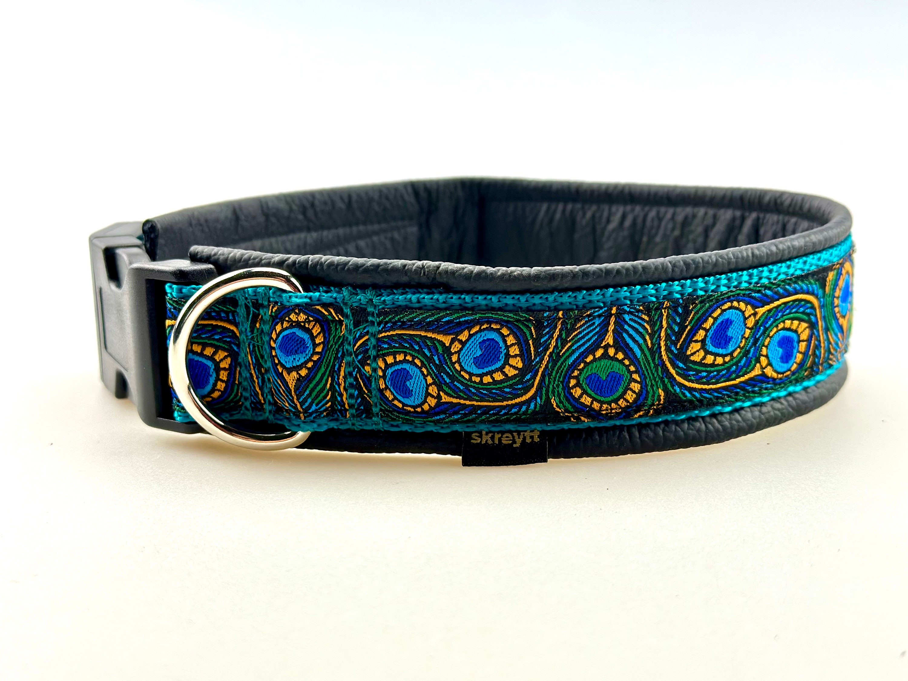Halsband-Schal Für Haustiere – Mit Pfauenfeder-Spitze, Bestickt, Größe Ca. 22-60 Cm