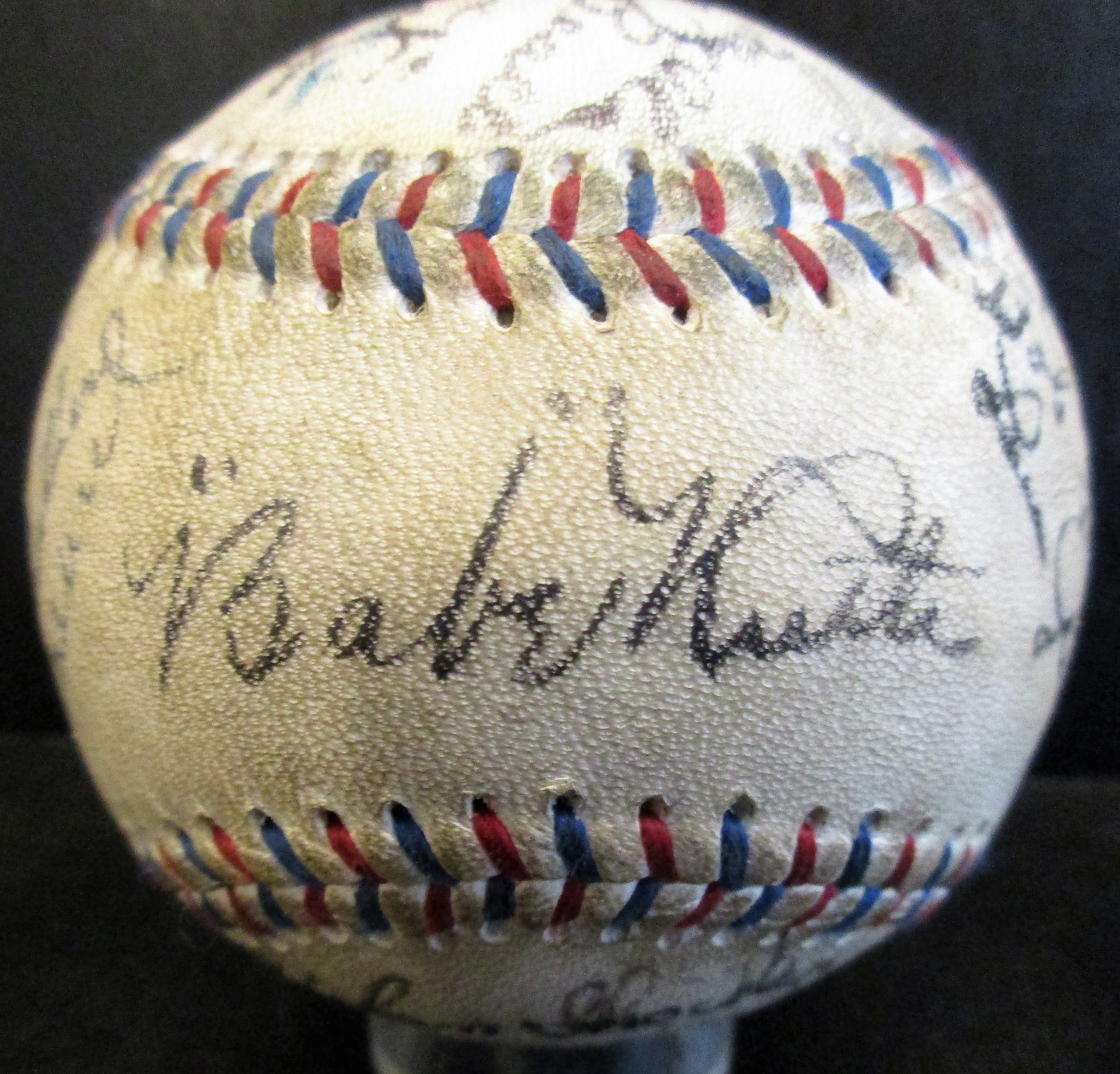 1927 New York Yankees Replica Team Signed Baseball Babe Ruth 
