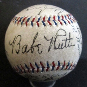 Réplique de baseball signée par l&#39;équipe du Tour du Japon de 1934 avec Ruth, Gehrig, Foxx, Mack, Moe Berg et bien d&#39;autres