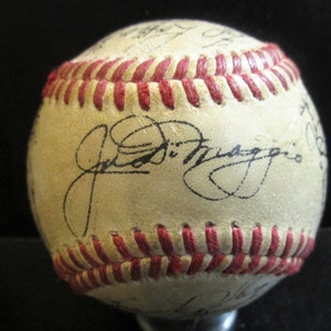1949 New York Yankees Team Signed Replica Baseball w/ DiMaggio, Rizzuto, Berrs, Stengel + Many More