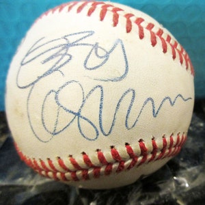 Réplica de la pelota de béisbol autografiada de Ozzy Osbourne, Randy Rhoads, Blizzard of Oz 1981, Lee Kerslake y Bob Daisley