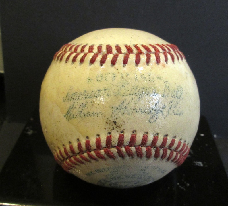 Babe Ruth Replica 1940/'s Autographed Baseball *NEW DESIGN FOR 2019*