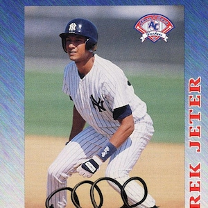 Derek Jeter ha autografato la carta da baseball della Minor League del 1995 riprodotta da Colonie