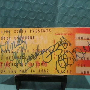 Reproduction autographiée par Randy Rhoads & Ozzy Osbourne 1982, talon du billet du dernier spectacle