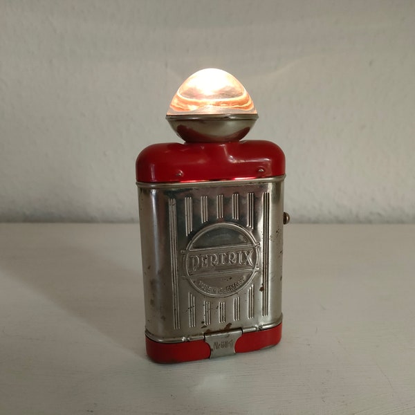 Vintage Pertrix Taschenlampe Nr. 603 mit neuer Batterie voll funktionstüchtig 1940er Jahre