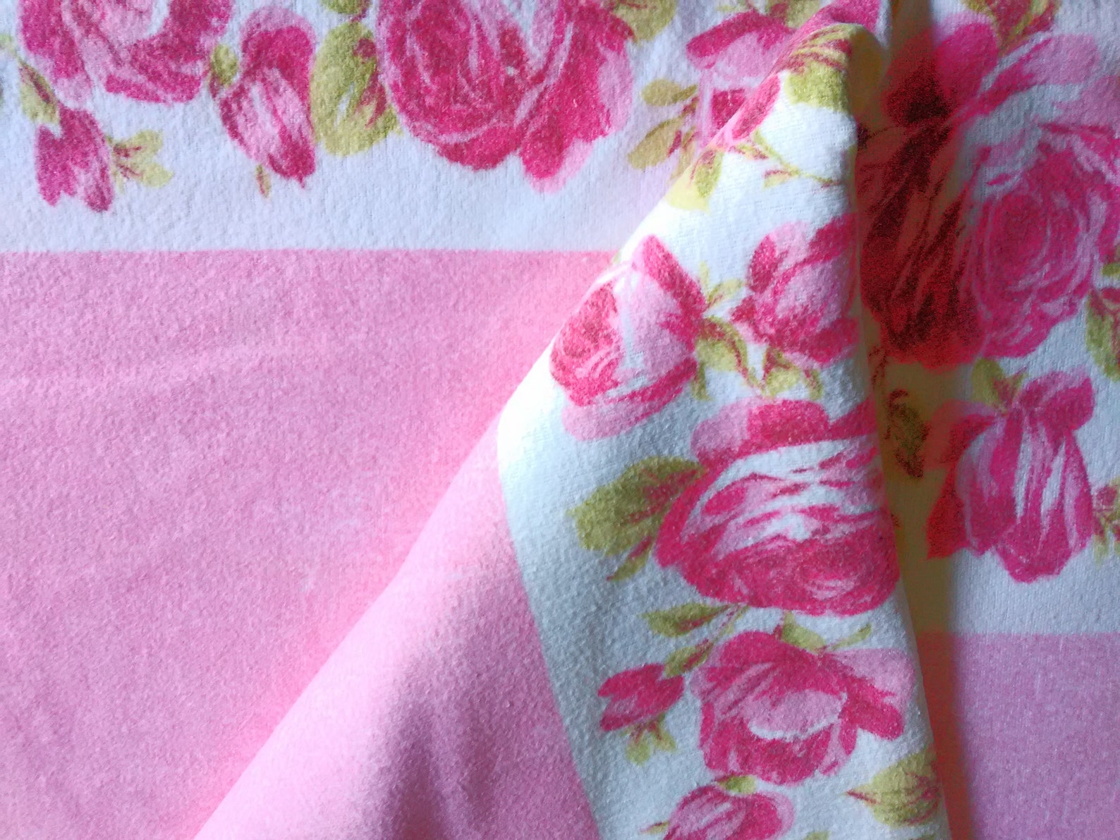 Vintage pink flannel bed sheets with roses 60s Etsy
