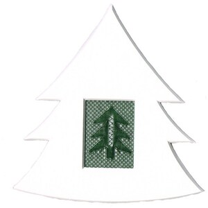 Lace pattern Christmas tree in Flanders lace image 2