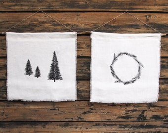 Embroidered linen picture of fir trees / Christmas wreath, Christmas decoration for the wall black/white, Christmas picture on linen, Advent decoration