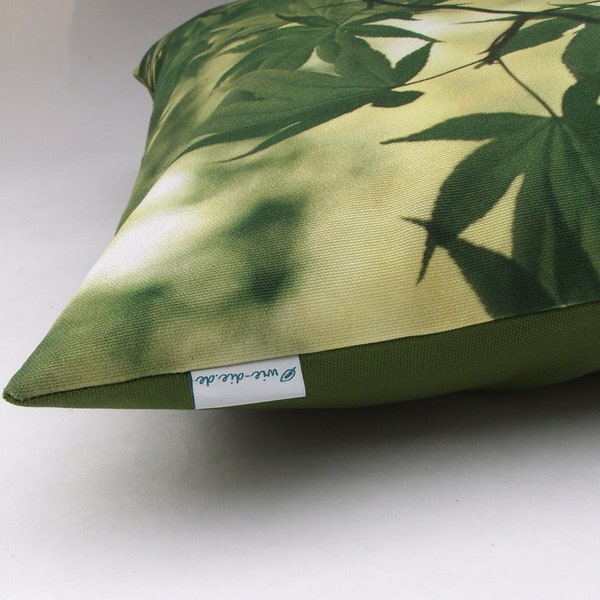 Maple branch cushion green, cushion cover 50 x 50 cm cotton, back: cotton may green, with button placket made of wooden buttons, cushion cover leaves