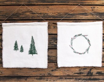 Embroidered linen picture of fir trees / Christmas wreath, Christmas decoration for the wall dark green/red, Christmas picture on linen Advent decoration