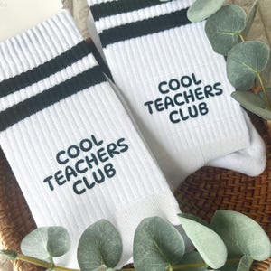 COOL TEACHERS CLUB, sokken met een coole slogan, bedrukte sokken, cadeau voor leraren