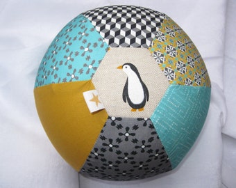 Luftballonhülle von Christa Ritz: "Pinguin 2" - #MakeItMeaningful,Stoffball,Stoffhülle#buylesschoosewell,Baby,Lubahü,shower game,Luftballon