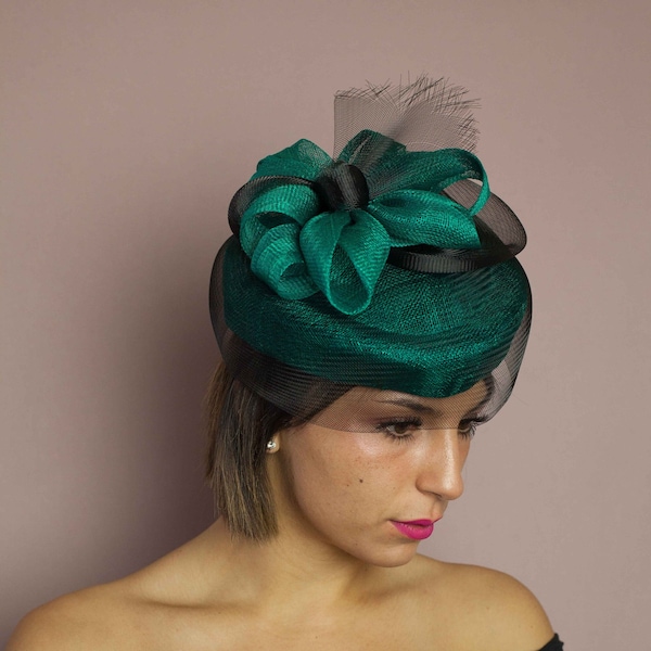 Chapeau mariage vert et noir - Chapeau d'invité de mariage - Coiffe de mariage vert - Création Claudia - Maison Belema chapellerie