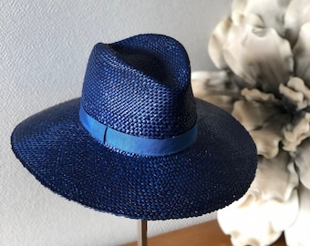 Chapéu de palha azul estilo borsalino de verão - Chapéu de praia - Chapéu de sol azul - Maison Belema