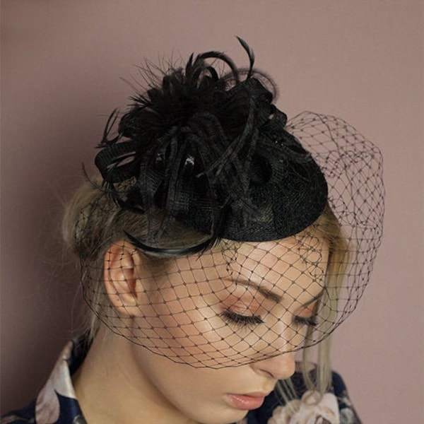 Bibi mariage noir à voilette pour femme - Chapeau d'invité de mariage - Coiffe de mariage noir - Création Alizé - Maison Belema