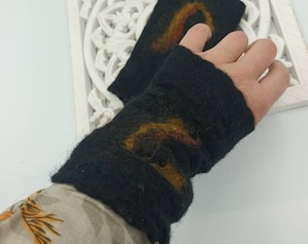 Beautiful cuffs felt warmers black-mustard warm cuddly for the winter