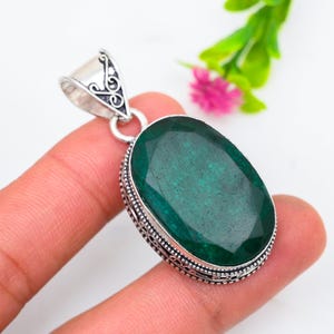 Sakota Emerald Gemstone Pendant 925 Sterling Silver Pendant Emerald Pendant Jewelry Designer Pendant Gorgeous Silver Jewelry Gift For Women
