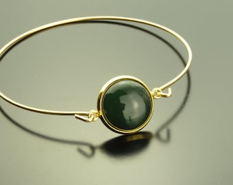 Bracciale rigido con cabochon in pietra preziosa di agata verde muschio e bracciale dorato