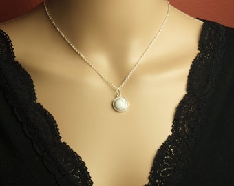 Chain white howlith gemstone cabochon pendant silver bronze gold