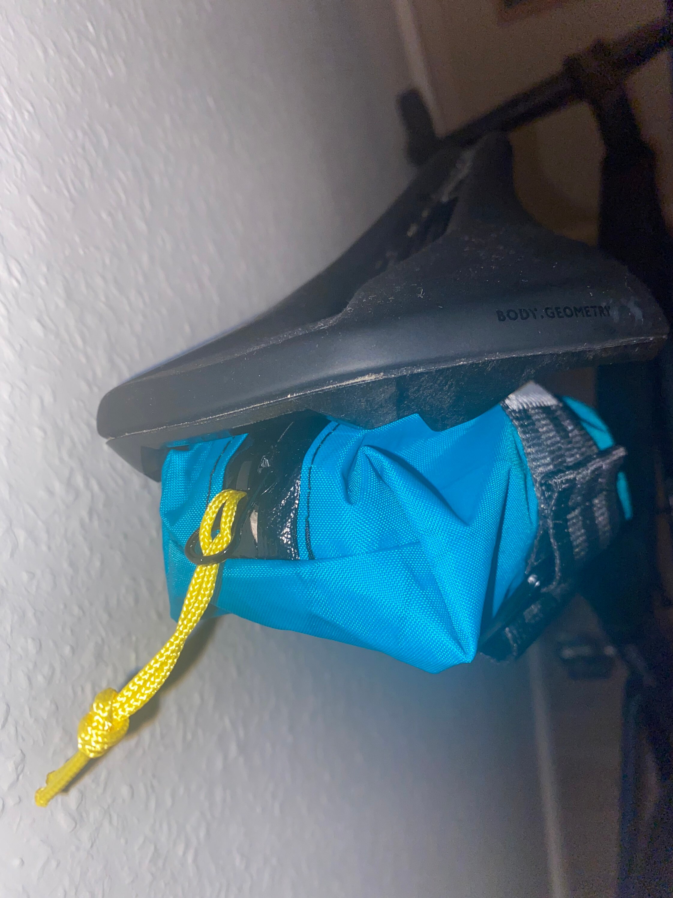 RIDENOW Fahrrad Satteltasche 0,6L - Wasserdichte Tasche Aus Recycelten Materialien Mit BOA-System