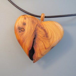 Holzschmuck Maxi Herz Bild 2