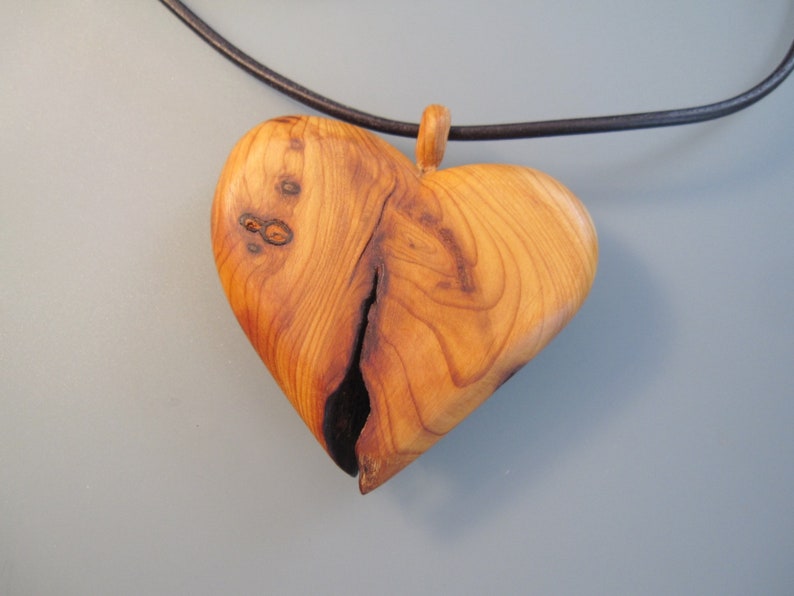 Holzschmuck Maxi Herz Bild 2