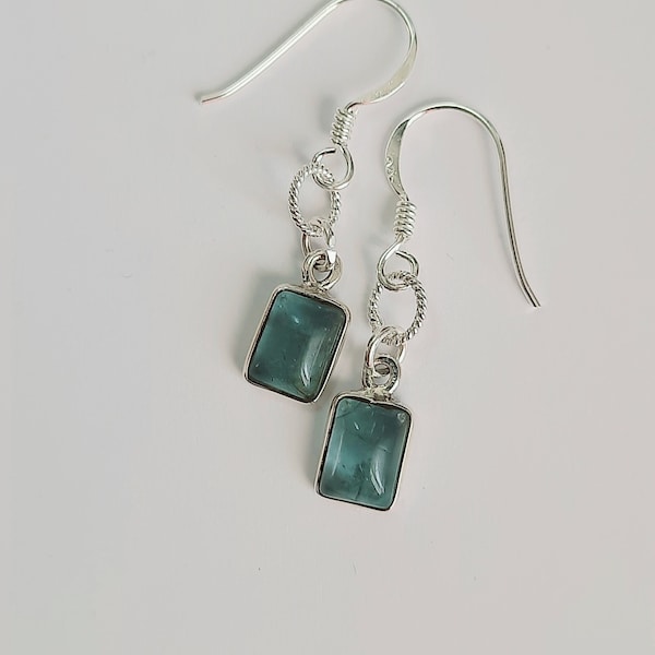 Apatite stone and 925 silver earrings, green color and modern geometric style. Green square earrings