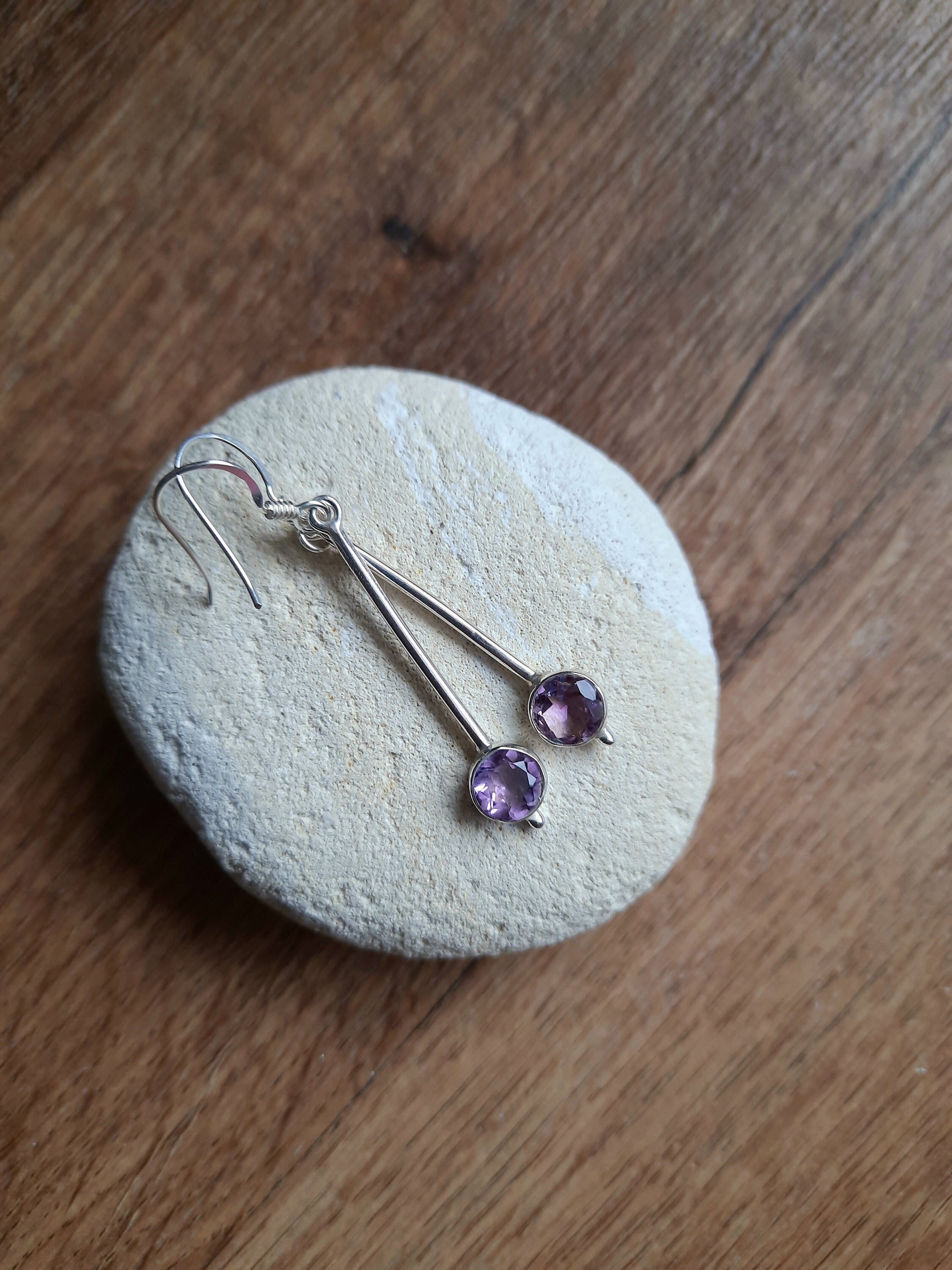 Ohrringe mit lila stein
