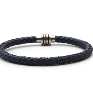 Bracelet leather bracelet men&#39;s bracelet men&#39;s narrow blue navy blue braided, leather 6 mm round, with high-quality stainless steel magnetic clasp