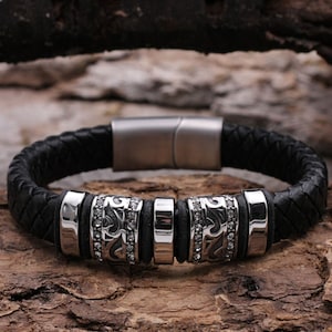 Leather bracelet men&#39;s bracelet black braided with stainless steel beads and high-quality stainless steel magnetic clasp